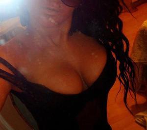 Jenifer is a cheater looking for a guy like you!